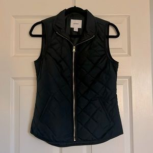 Old navy Diamond quilted vest, navy blue with gold zipper, in perfect condition